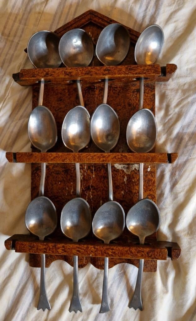 Vintage lepelrek met 12 tinnen lepels., Ophalen of Verzenden