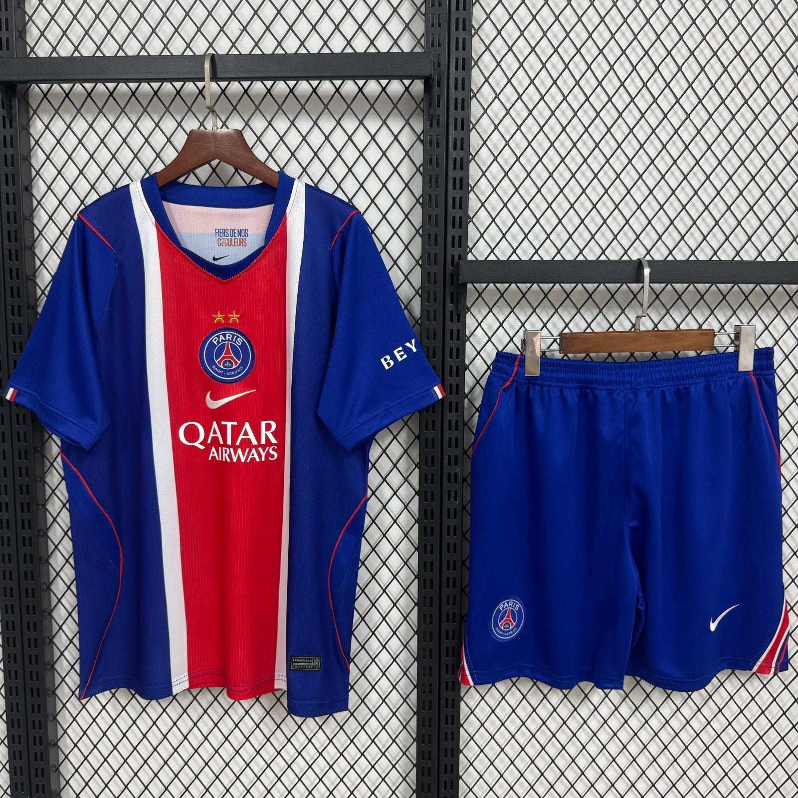 PSG kids tenue 26/27, Maat XS of kleiner, Ophalen of Verzenden, Nieuw, Set