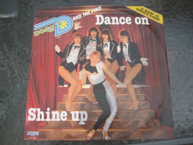 MAXI-SINGLE DORIS D AND THE PINS / DANCE ON / SHINE UP, Ophalen of Verzenden, Zo goed als nieuw, 12 inch