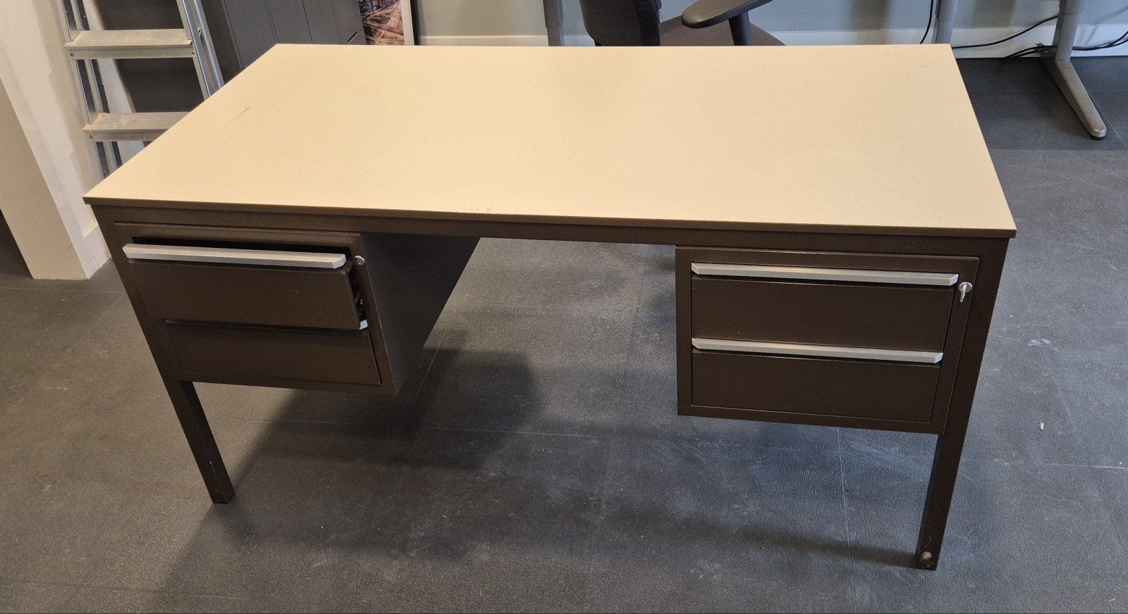 Bureau met lades 150x75, Ophalen, Gebruikt