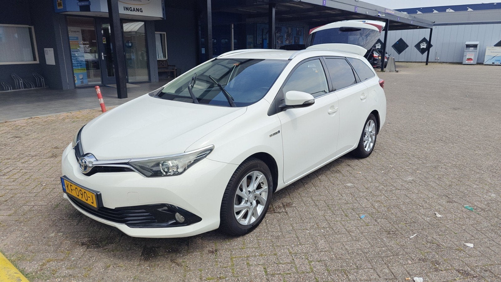 Toyota Auris 1.8 Hybrid 5DR CVT 2016 Wit, 28 km/l, 345 kg, Wit, Origineel Nederlands