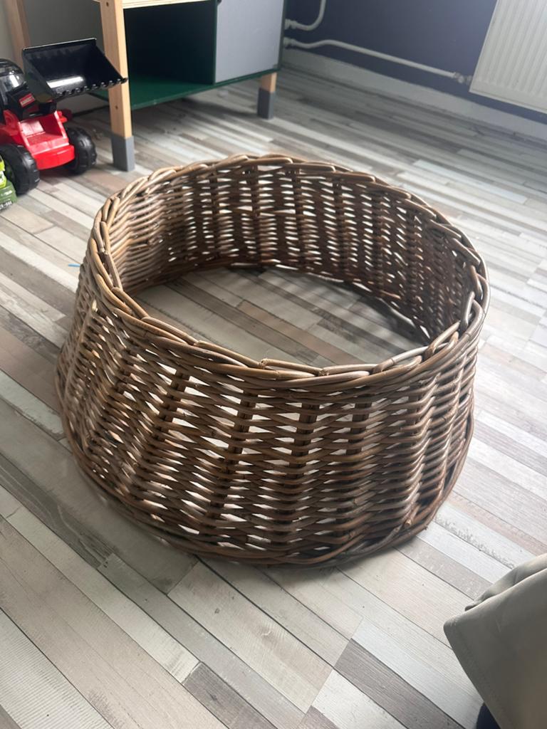 Rieten mand voor kerstboom , kerstboomvoet, Diversen, Kerst, Ophalen, Zo goed als nieuw