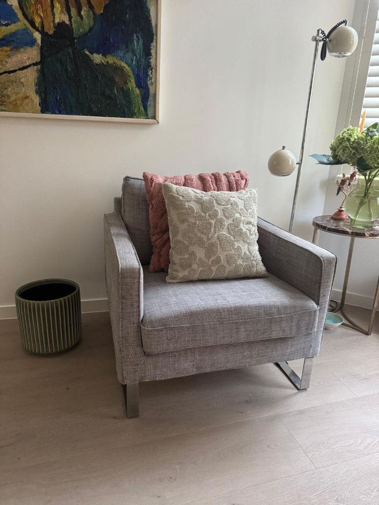 GRATIS OP TE HALEN: Grijze fauteuil met metalen onderstel, Ophalen, Gebruikt, 75 tot 100 cm, 50 tot 75 cm