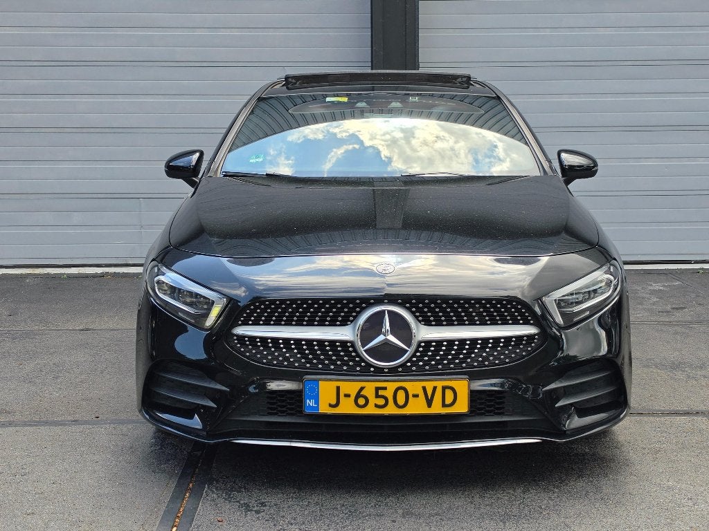 Mercedes-Benz A-Klasse W177 AMG Panoramadak Matrix LED FULL, Auto's, Mercedes-Benz, 1345 kg, 4 cilinders, Leder en Stof, Zwart
