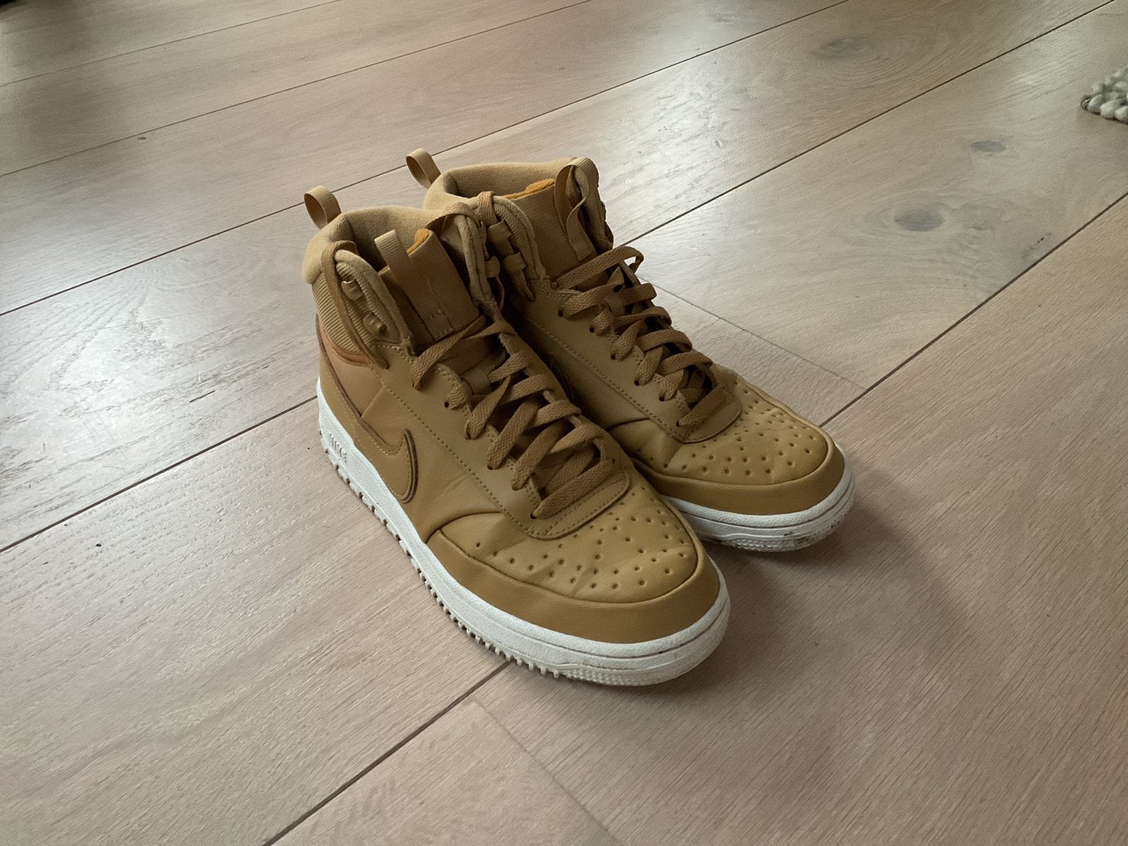 Nike - Bruin/Beige Sneakers, Bruin, Ophalen of Verzenden, Sneakers of Gympen, Zo goed als nieuw