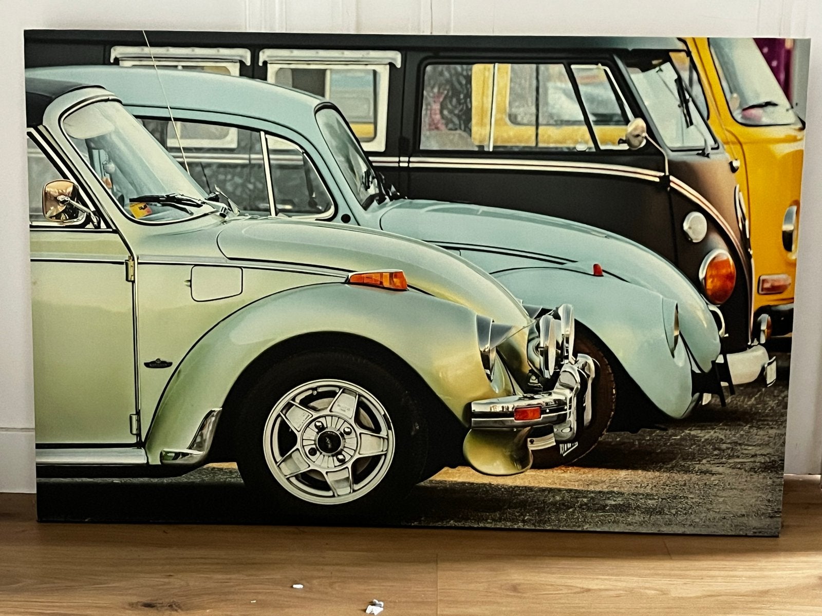 Groot Canvas Schilderij Oldtimers Kever en Bus - 116x75 cm, Print, Op houten frame, Textiel, Ophalen