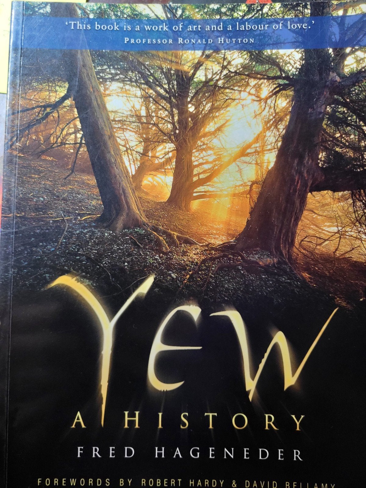 Yew a history by Fred Hageneder, Gelezen, Bloemen, Planten en Bomen, Ophalen of Verzenden, Fred Hageneder