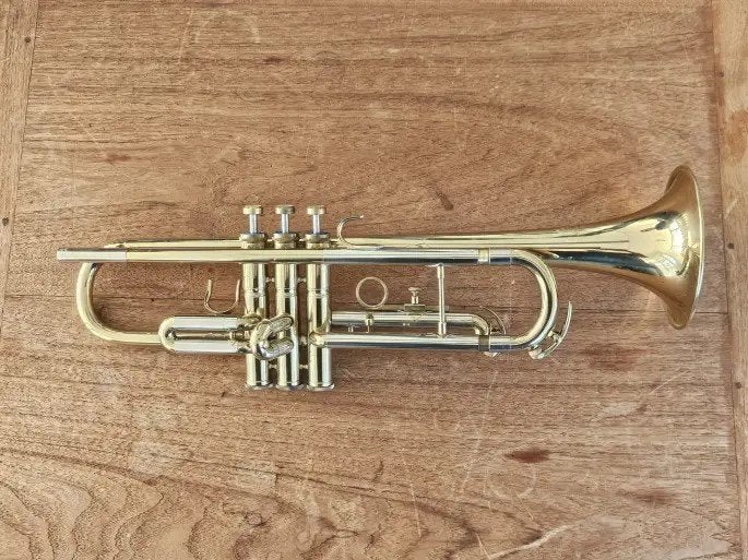 Amati Kraslice ATR-203 Bb Trompet, Muziek en Instrumenten, Blaasinstrumenten | Trompetten, Gebruikt, Bes-trompet, Ophalen