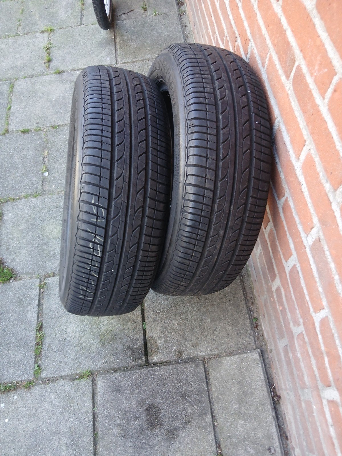 2 banden 175/60 15, Ophalen of Verzenden, Zo goed als nieuw