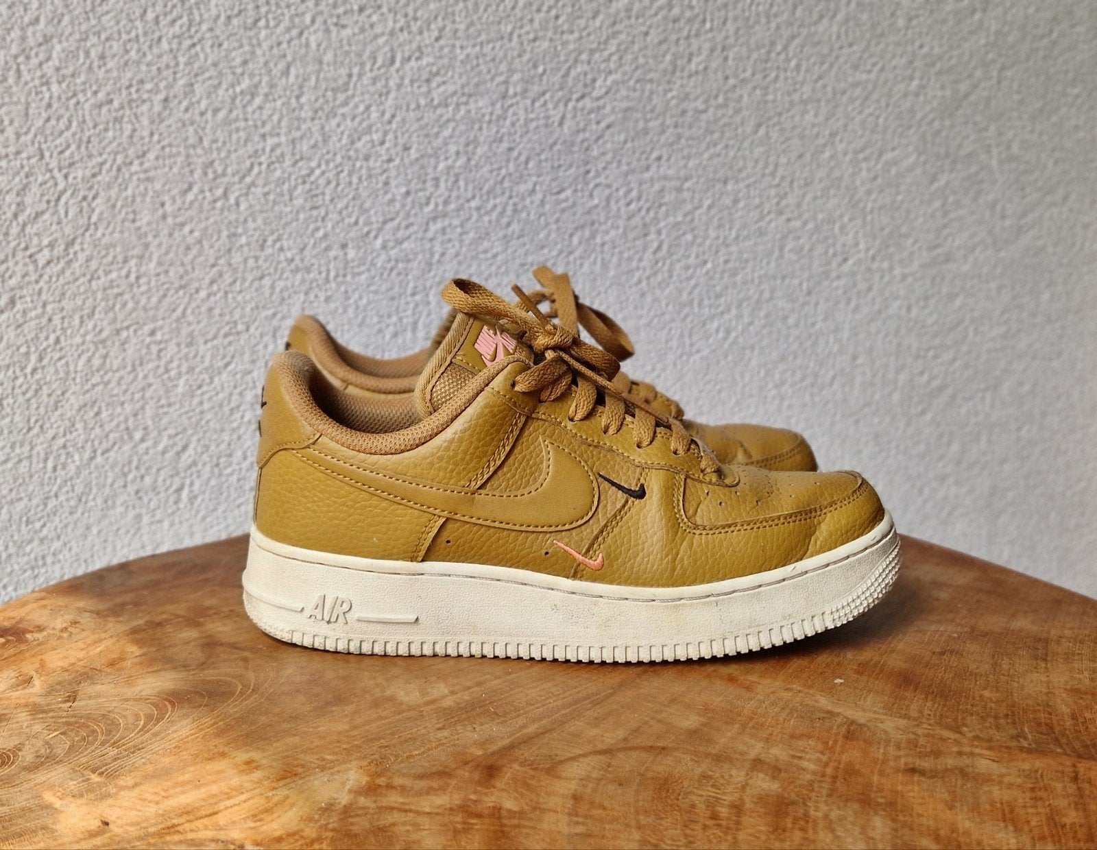 Nike Air Force 1 Sneakers - Maat 38.5, Kleding | Dames, Schoenen, Overige kleuren, Nike, Ophalen of Verzenden, Sneakers of Gympen