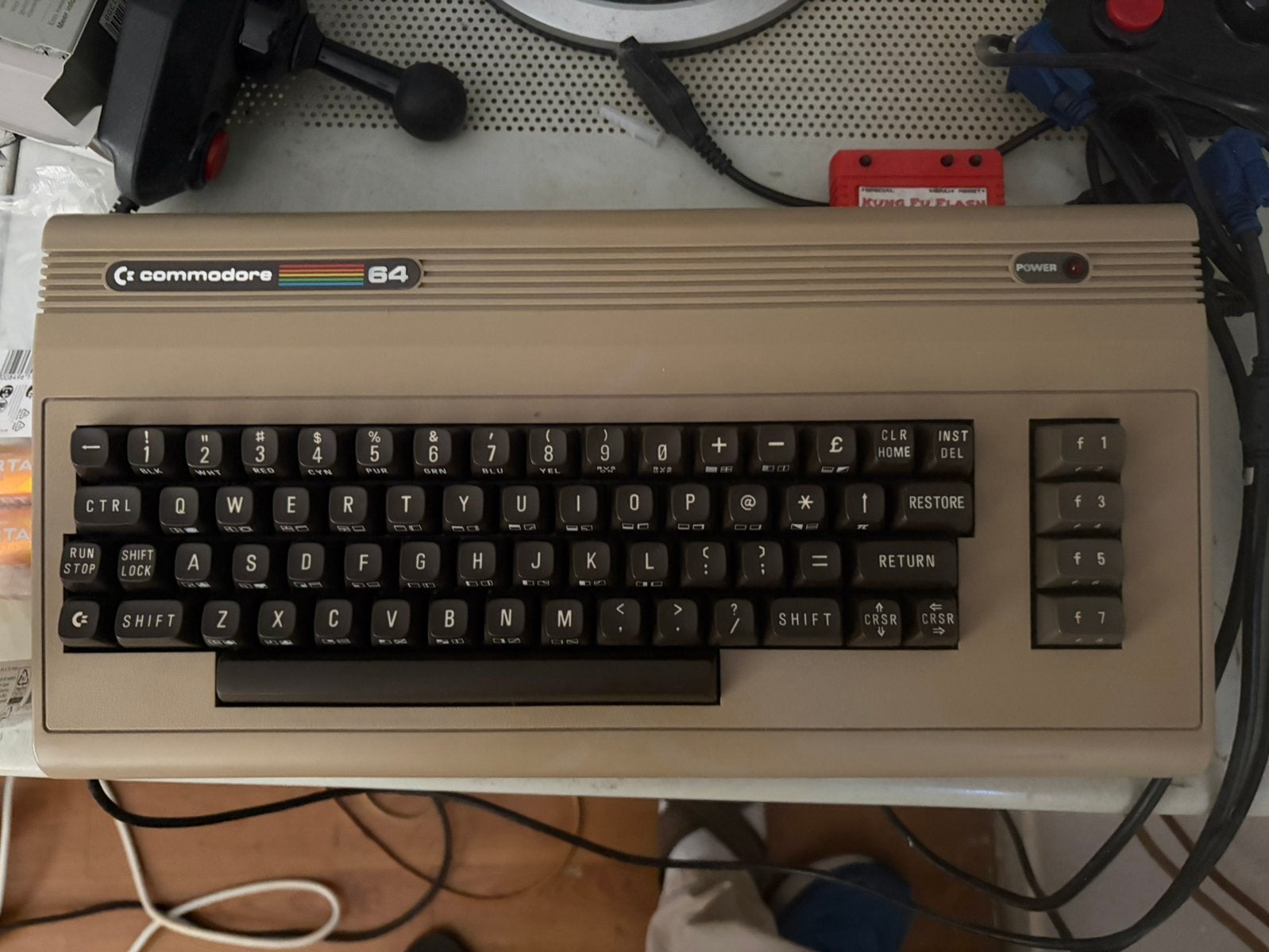 C64 met alle spellen en 2 joysticks power cardridge, Ophalen of Verzenden