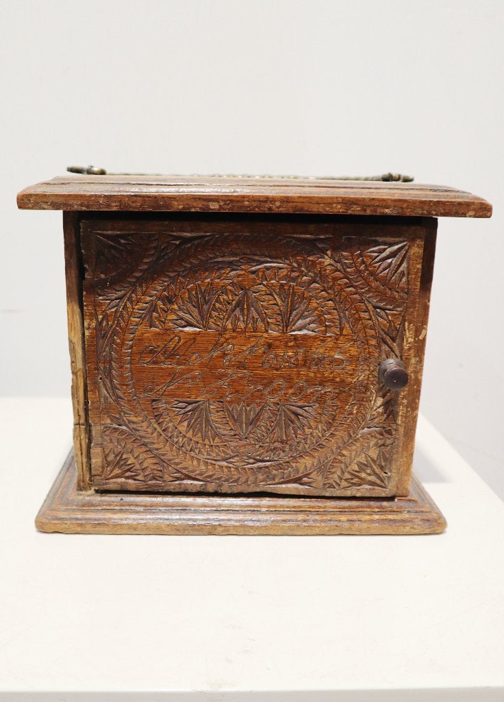 Antiek kerfsnede stoofje, 1866, Antiek en Kunst, Ophalen of Verzenden