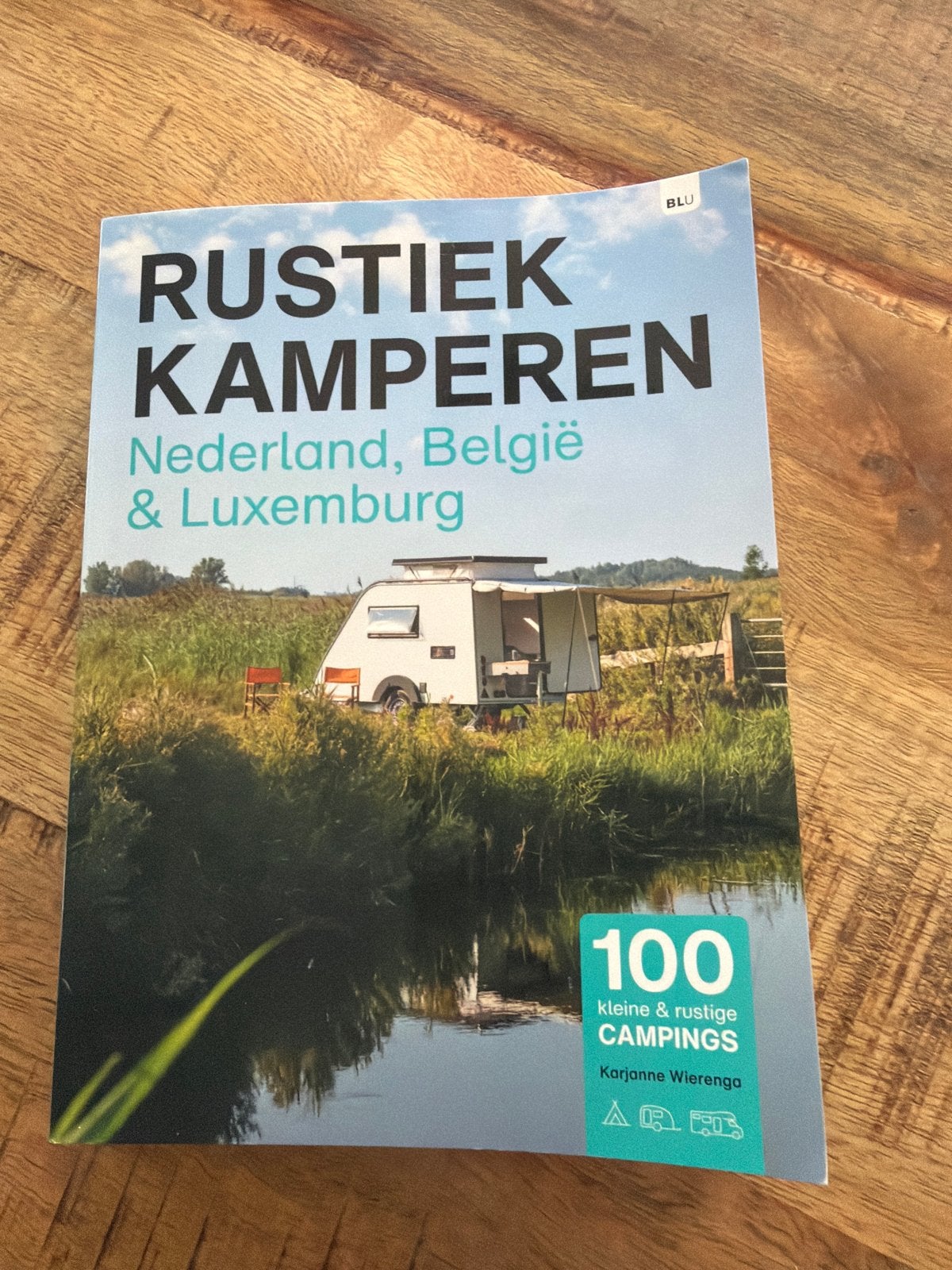 Rustiek Kamperen Nederland, België & Luxemburg, Overige merken, Ophalen of Verzenden, Zo goed als nieuw, Campinggids