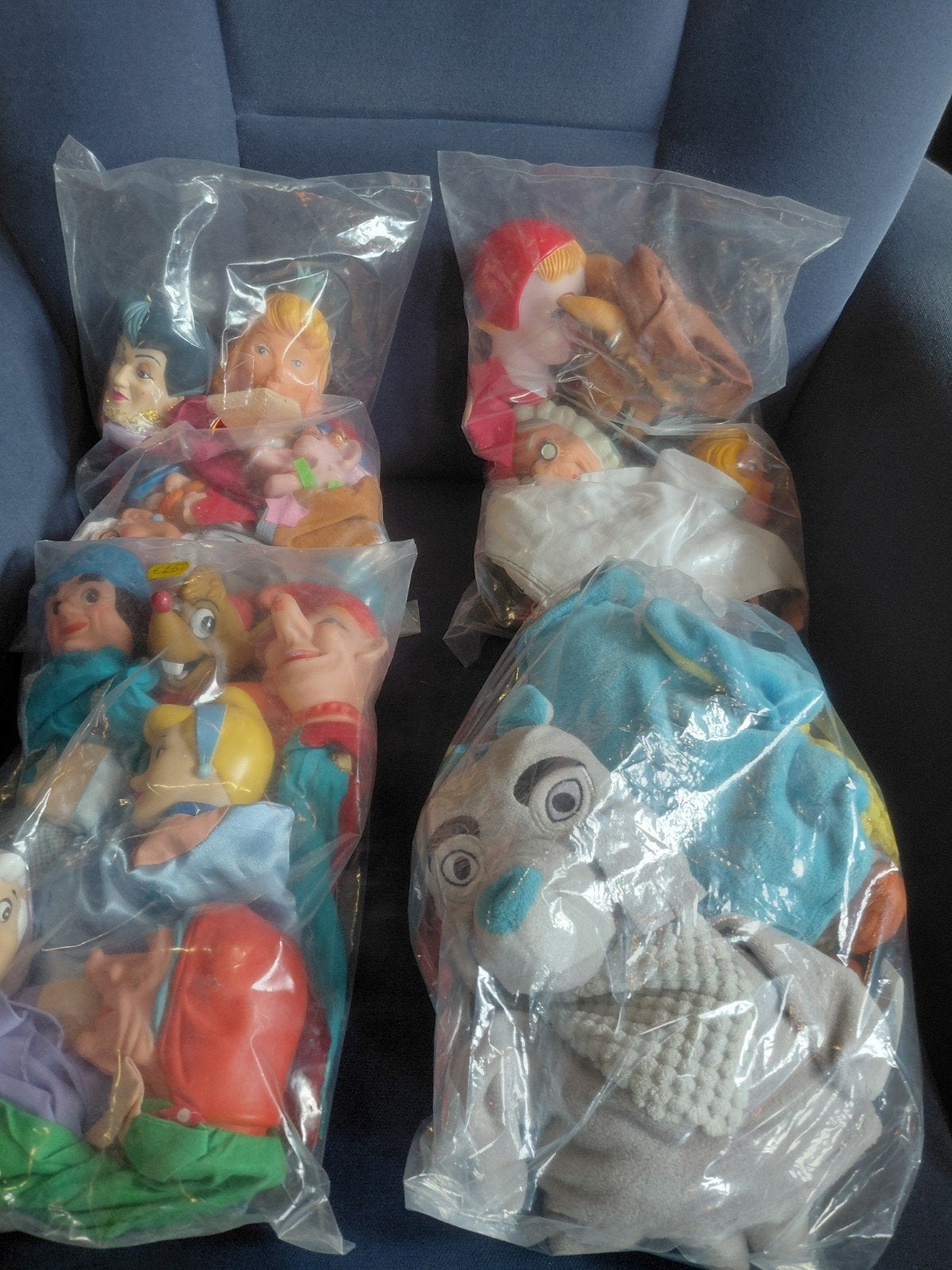 Grote partij knuffels en handpoppen, nieuw in verpakking, Met doos, Overige merken, Overige karakters, Overige typen