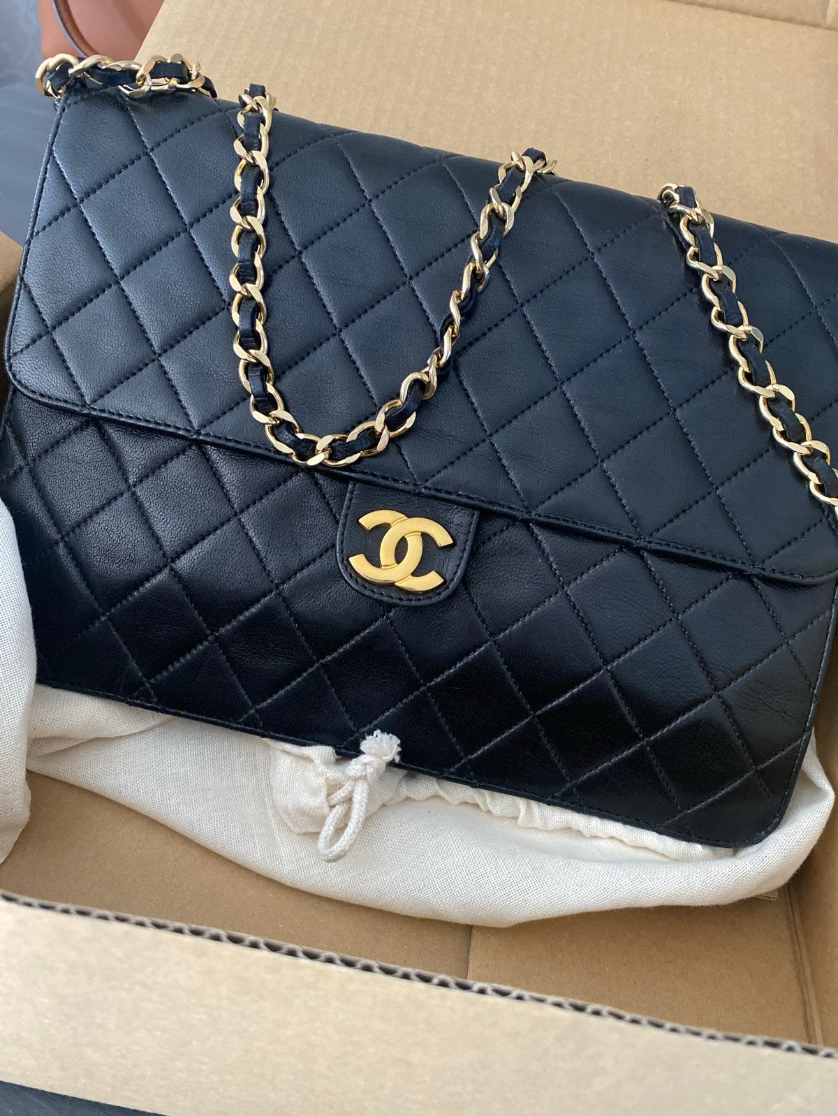 Vintage Chanel Push Lock Tas Zwart Lamsleer 24K Goud, Ophalen, Gebruikt, Zwart, Schoudertasje