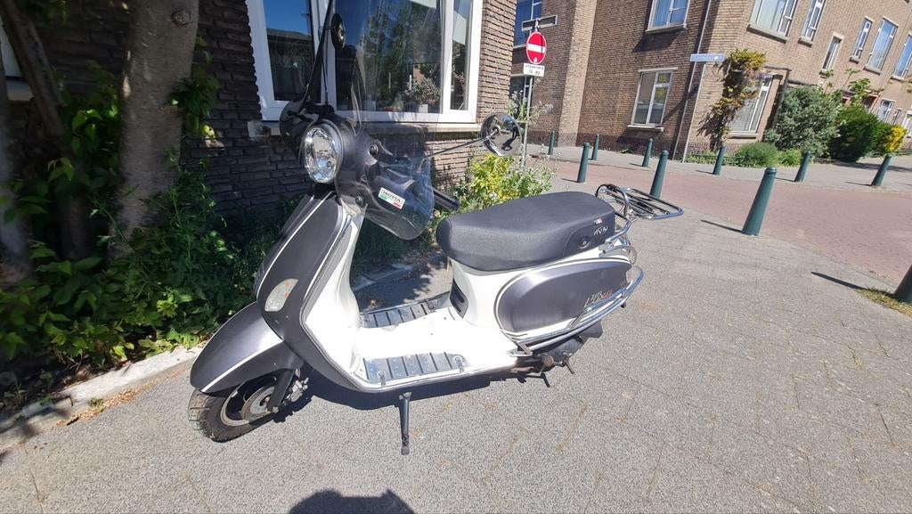 IVA LUX50 Scooter - Bouwjaar 2014 - Slechts 1250km, Ophalen of Verzenden