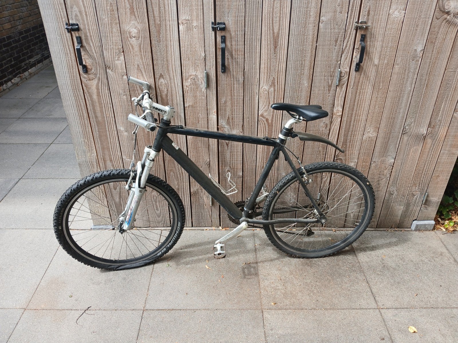 Zwarte 26 inch mountainbike met vering en schijfremmen, Overige merken, Gebruikt, Hardtail, Heren