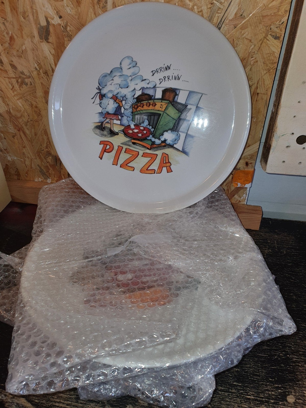 6 pizza borden 31cm rond verschillende afdrukken, Huis en Inrichting, Ophalen, Nieuw, Overige stijlen, Bord(en)