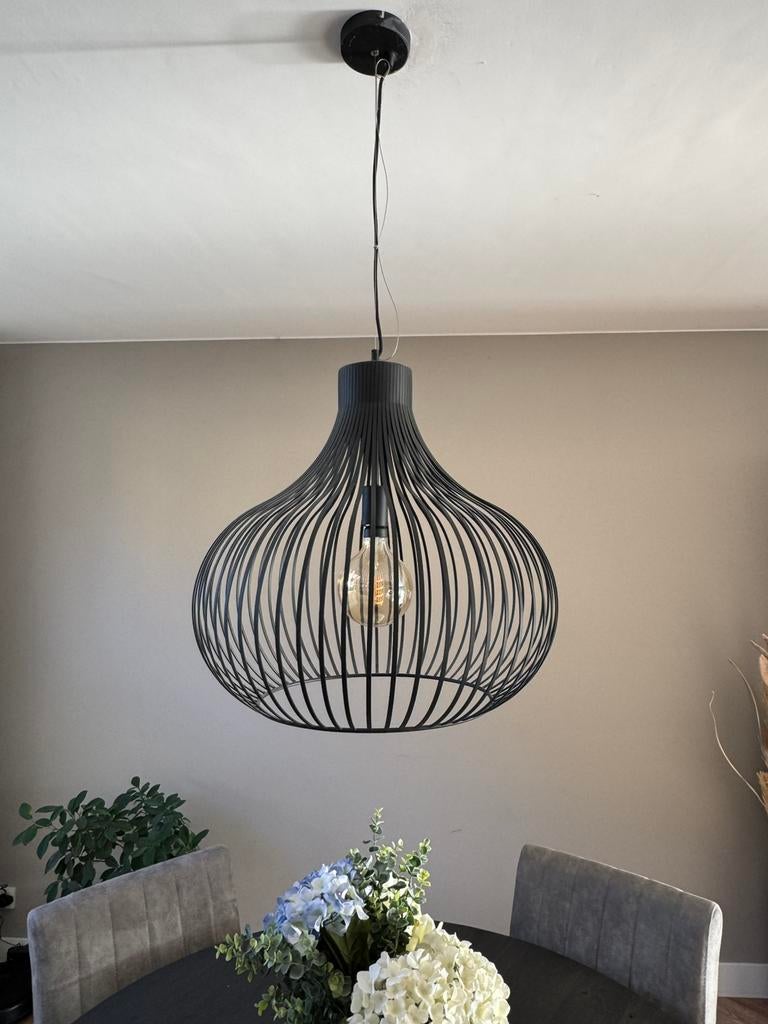 Zwarte metalen hanglamp, Huis en Inrichting, Lampen | Hanglampen, Ophalen, Zo goed als nieuw, Metaal, 50 tot 75 cm