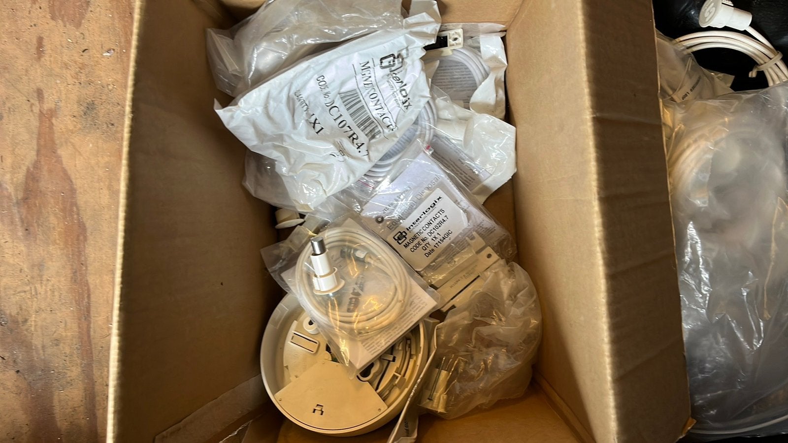 Nieuwe magnetische contacten voor alarmsystemen, Ophalen of Verzenden, Nieuw