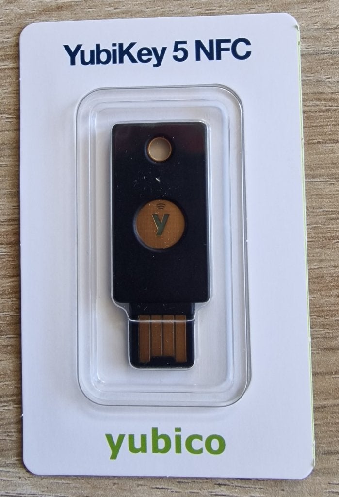 YubiKey 5 NFC USB Type A - nieuwste versie - NIEUW (2 stuks), Ophalen of Verzenden, Nieuw
