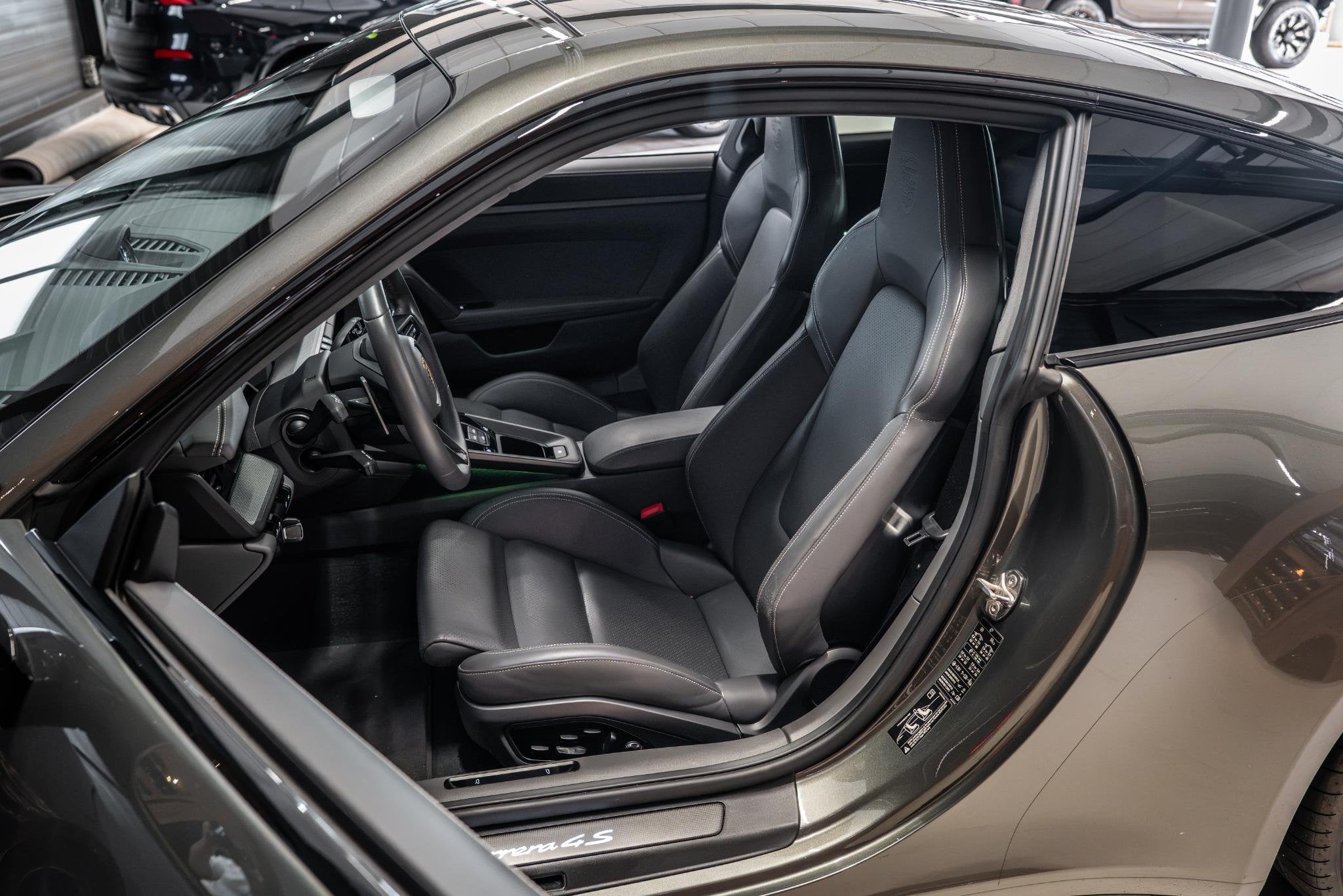Porsche 911 992 3.0 Carrera 4 S Lift | 4wielsturing | 18 Vou, Auto's, Automaat, Gebruikt, Euro 6, 4 stoelen