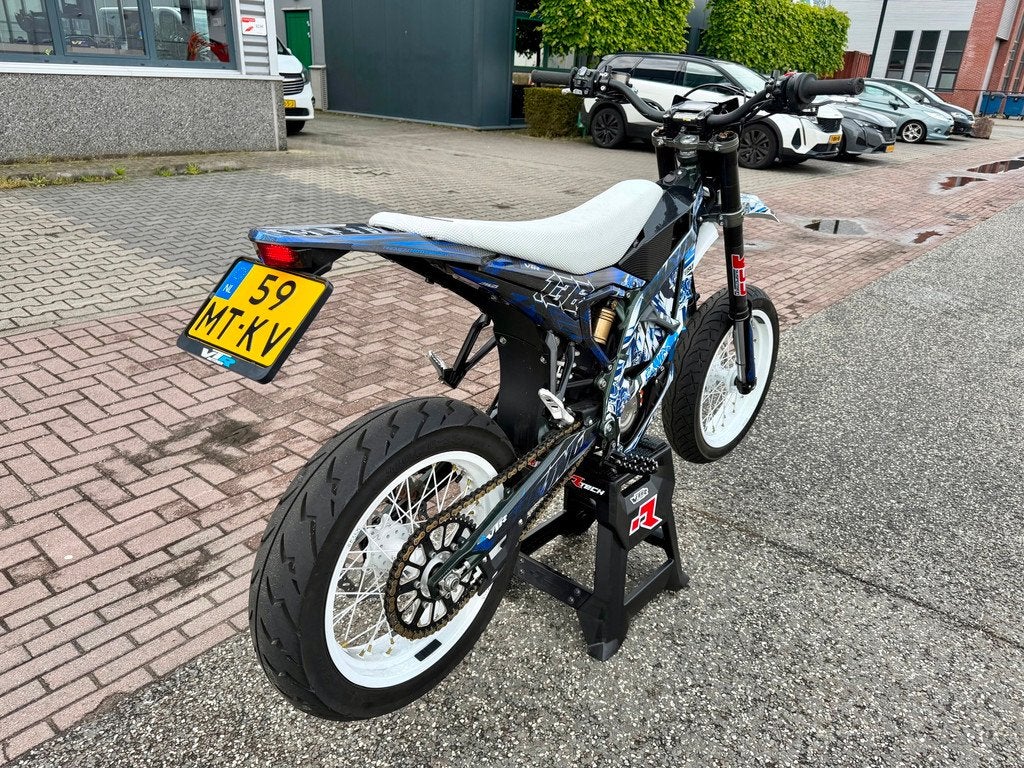 Sur-Ron Supermoto Ultra Bee 60 pk A1 rijbewijs Supermotard, Ktm, Bedrijf, Traction Control, Mattighofen
Mattighofen  Mattighofen, AT