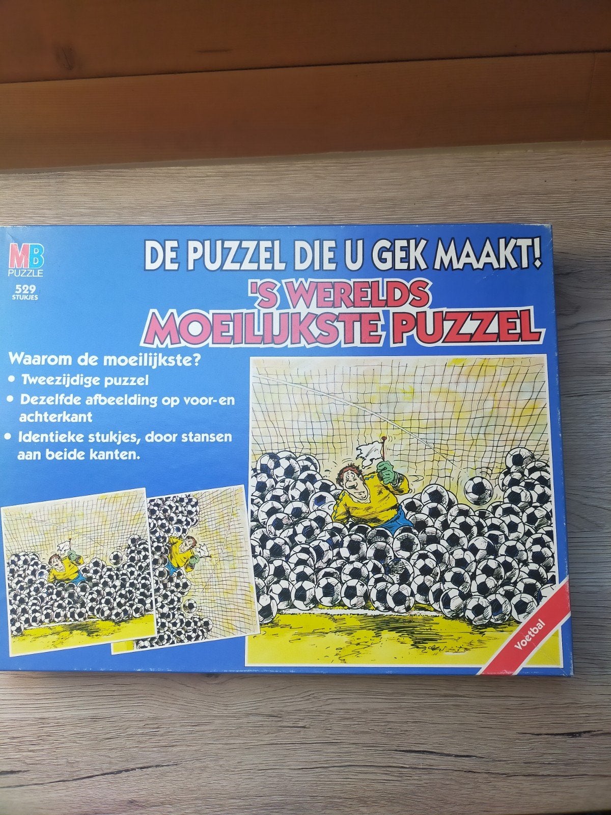 MB Puzzle 's Werelds Moeilijkste Puzzel Voetbal, Ophalen of Verzenden, 500 t/m 1500 stukjes, Gebruikt, Legpuzzel