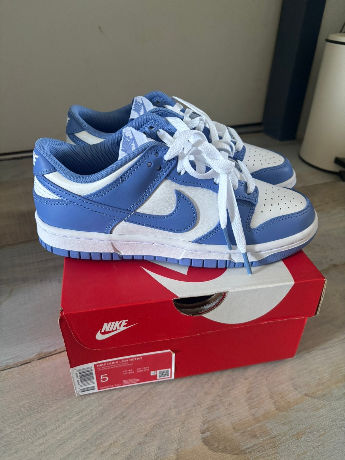 Nike dunk low polar white, Blauw, Nieuw, Ophalen of Verzenden, Sneakers of Gympen