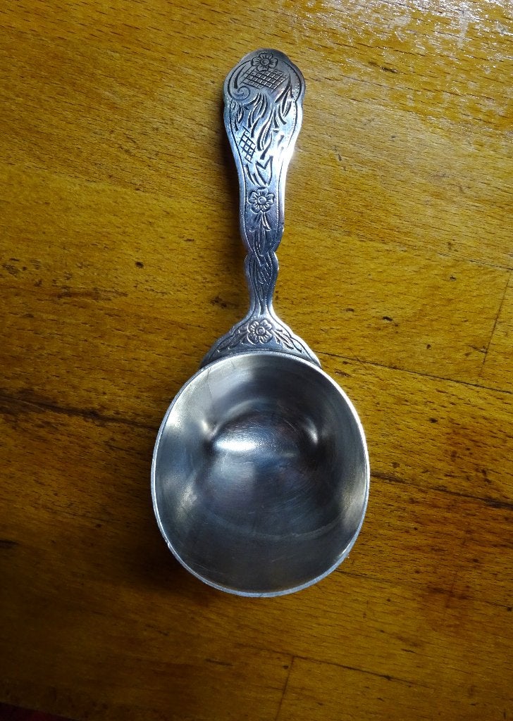 Jaren ’60 verzilverde koffieschep van Douwe Egberts, Verzenden