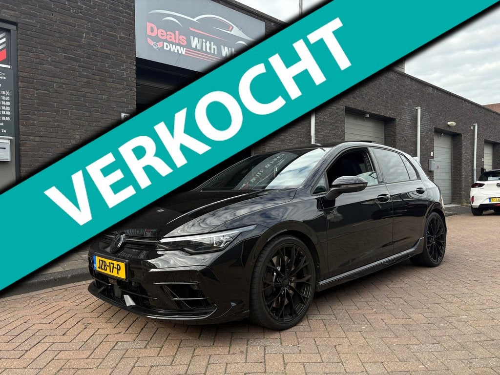 Volkswagen GOLF 8.5 R BLACK EDITION 2.0 TSI |AKRA|PANO|360 C, Automaat, Gebruikt, 4 cilinders, 1984 cc
