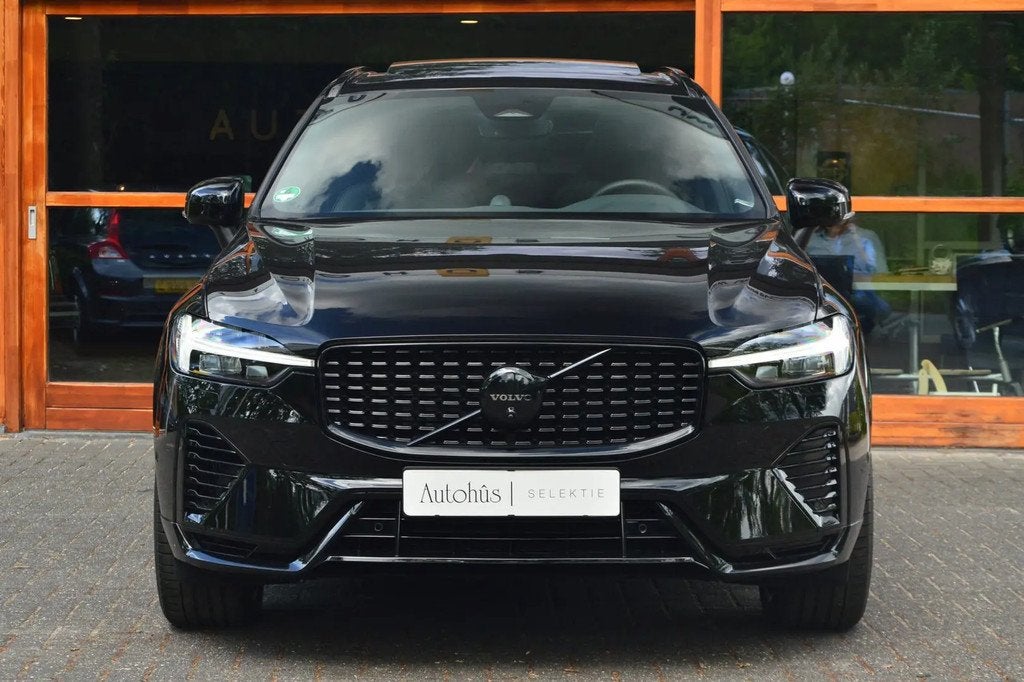 Volvo XC60 Hybride AWD Plus Black Edition | Luc € 55.850,0, Automaat, Gebruikt, 2063 kg, 4 cilinders