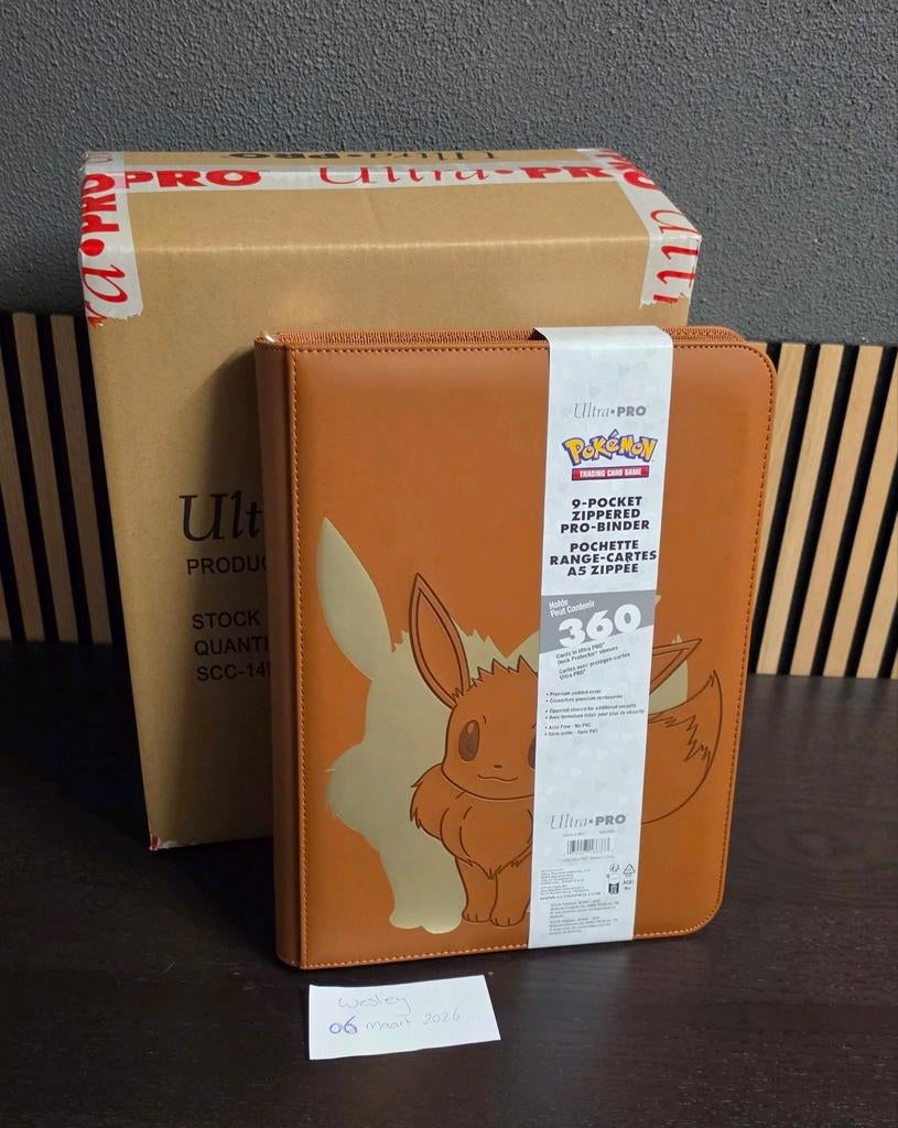 Ultra Pro 9 Pocket Binder [Eevee], Hobby en Vrije tijd, Verzamelkaartspellen | Pokémon, Ophalen of Verzenden, Nieuw