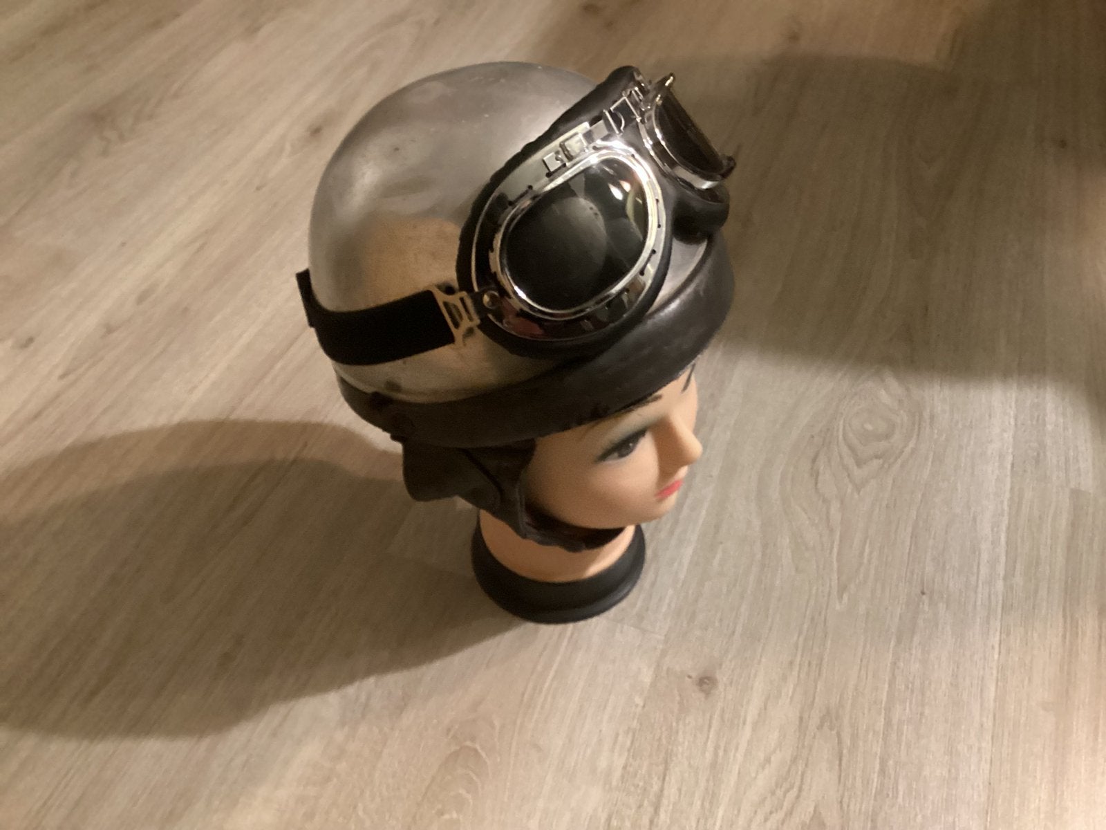 Vintage Aluminium bromfiets/motor helm 1950 bril en pashoofd, Fietsen en Brommers, Brommerhelmen, Ophalen of Verzenden, Zo goed als nieuw