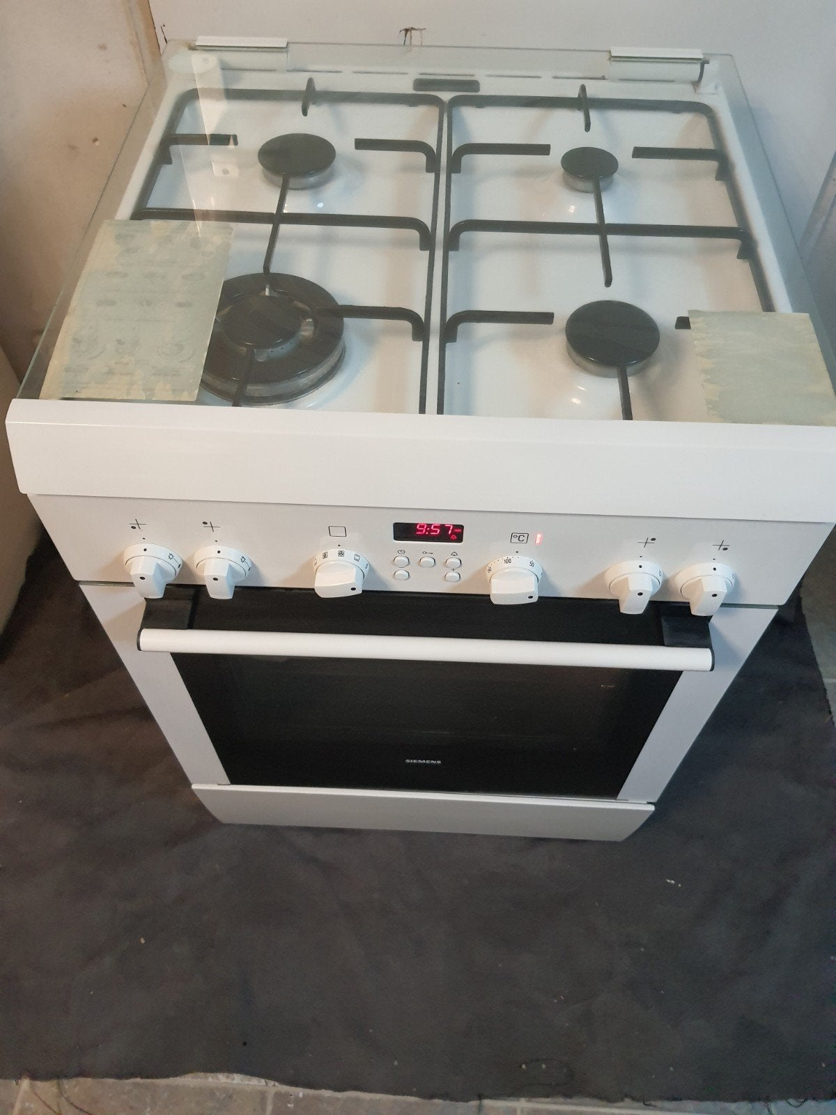 siemens fornuis met elektrische hetelucht oven werkt super, Ophalen, Minder dan 85 cm, Hete lucht, 4 kookzones