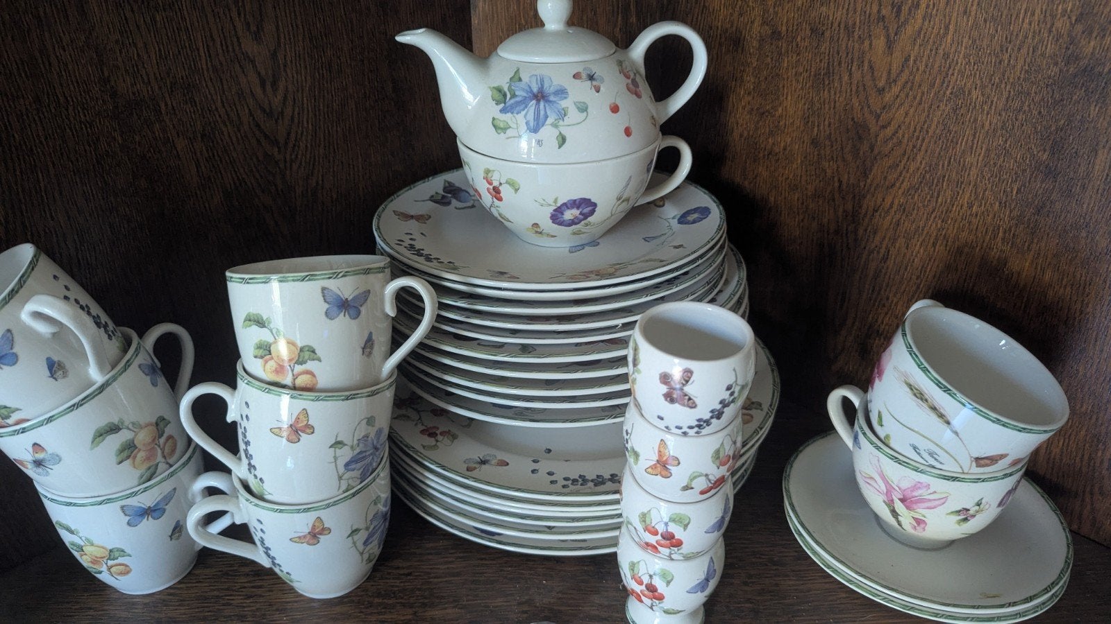 Marjolein Bastin Servies - Theepot, Kopjes en Borden, Ophalen