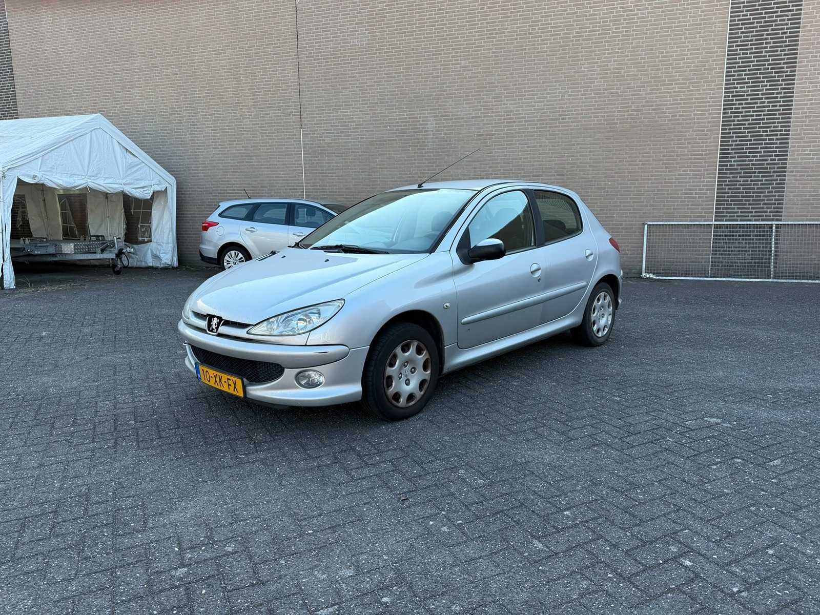 Peugeot - 2007 - 206 - 1.4 Forever - 10-XK-FX, Auto's, Voorwielaandrijving, 31 €/maand, 4 cilinders, Origineel Nederlands