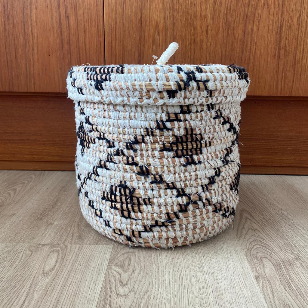Mand Senegal Zeegras, Huis en Inrichting, Woonaccessoires | Schalen en Manden, Ophalen of Verzenden, Zo goed als nieuw, Rond, Riet