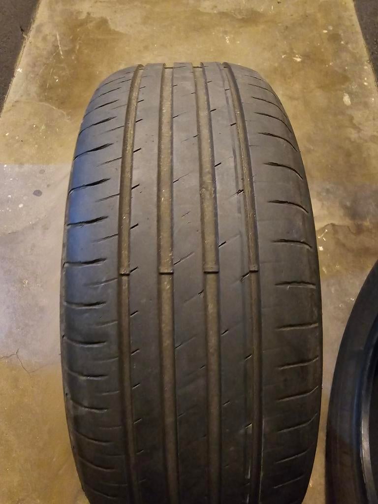 2x Goodyear 215/55 R17 94V, Auto-onderdelen, Ophalen