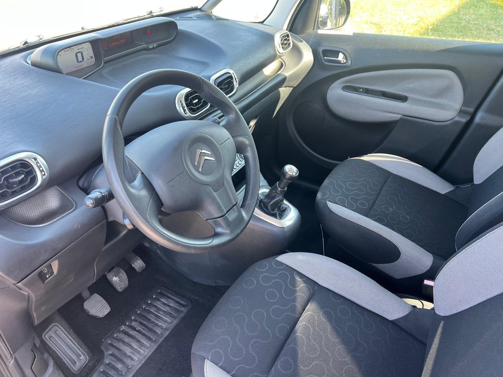 Citroen C3 Picasso 1.6 VTi Aura 2010 Cruise Airco Trekhaak, Voorwielaandrijving, Euro 5, Stof, Gebruikt