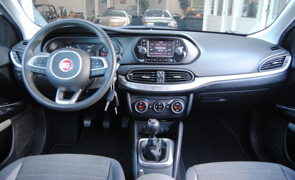Fiat Tipo 1.4 16V Lounge | Cruise | Nav | Airco (bj 2016), Auto's, Fiat, Gebruikt, Euro 6, Origineel Nederlands, Handgeschakeld