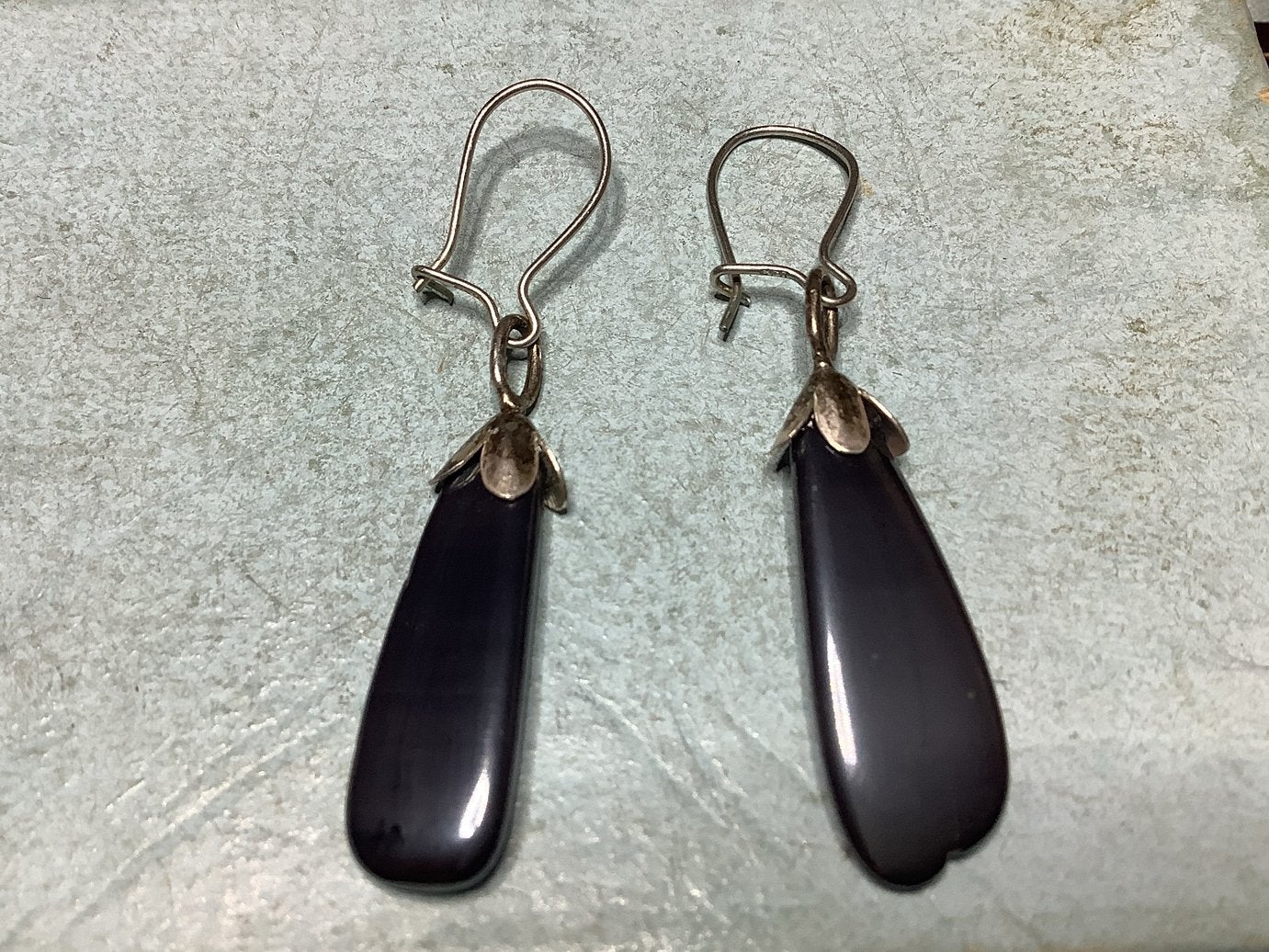 OUD ZILVER OORHANGERS MET GRIJZE EDELSTEEN, Verzenden, Zilver, Oorbellen, Met edelsteen
