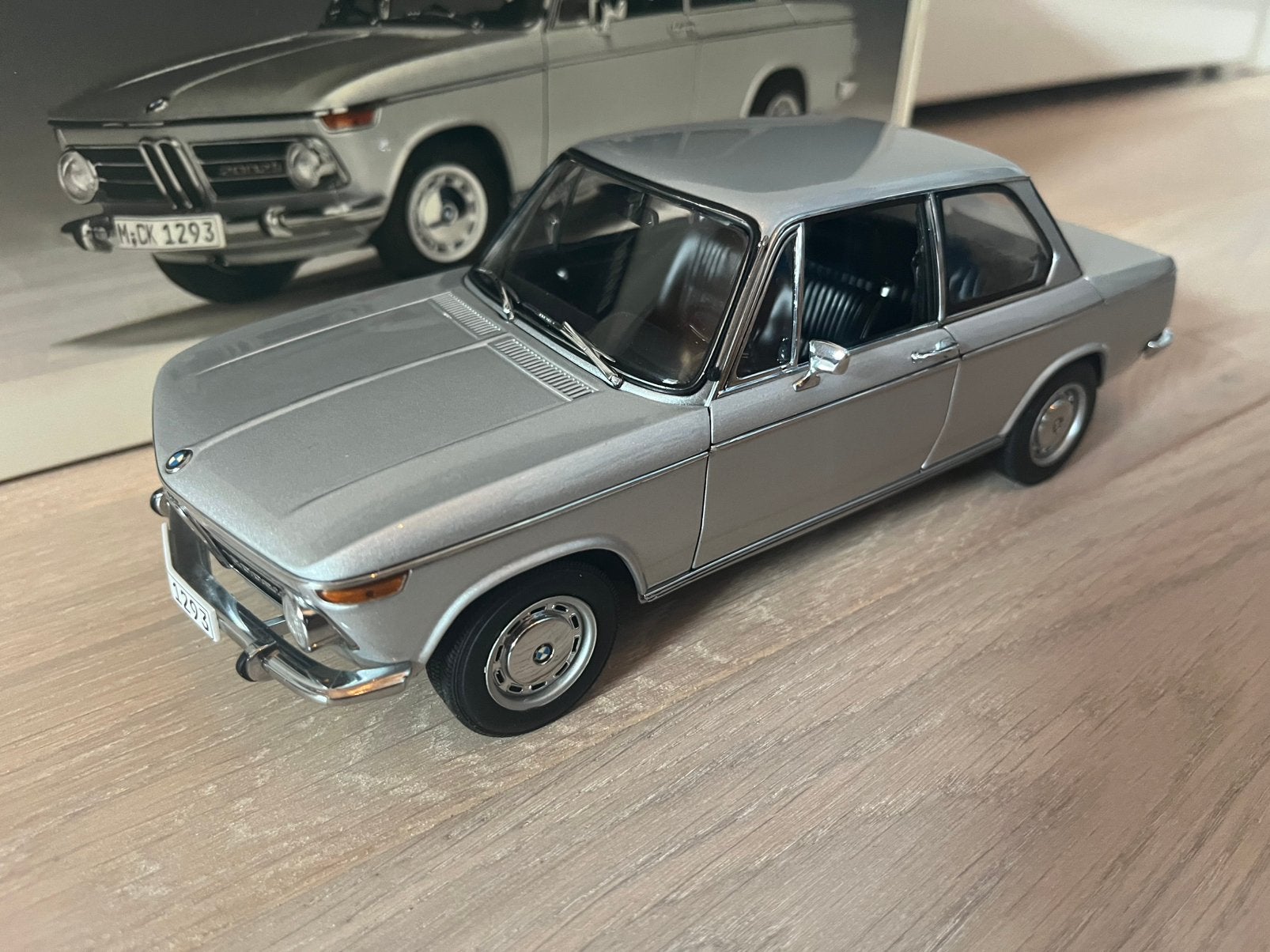 BMW 2002 TI Polaris Silver #70507 Autoart 1:18, Hobby en Vrije tijd, Ophalen of Verzenden, Zo goed als nieuw, Auto, Autoart