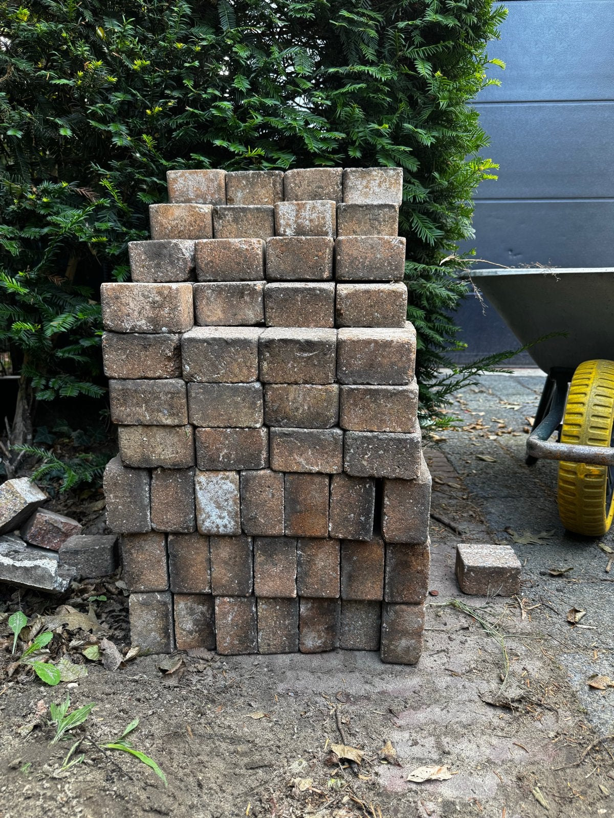 Betonklinkers + geel zand, Ophalen, Overige materialen, Gebruikt, Klinkers