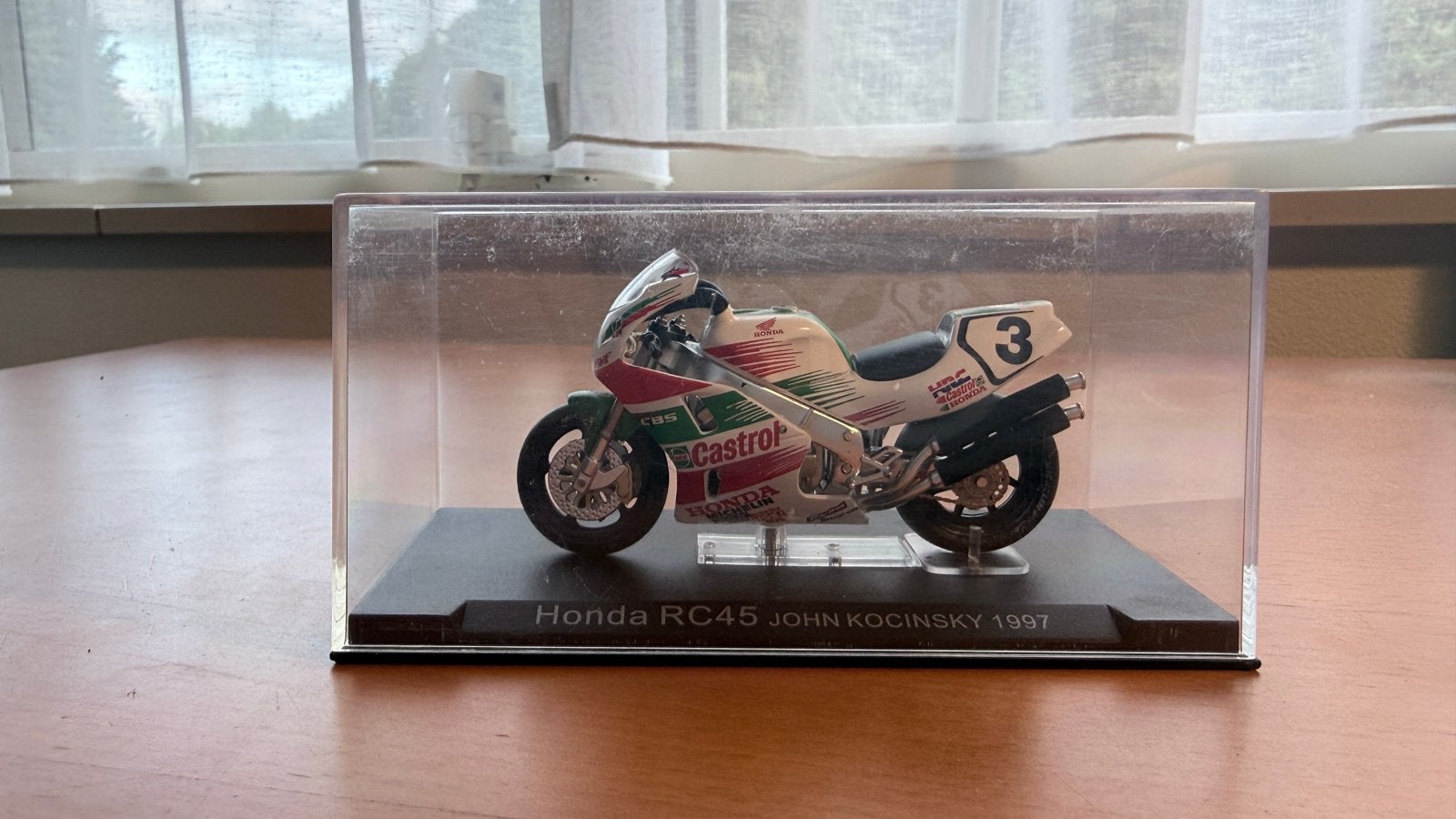 Honda RC45 John Kocinski 1997 schaalmodel 1:24, Overige merken, Ophalen of Verzenden, Zo goed als nieuw, Groter dan 1:32