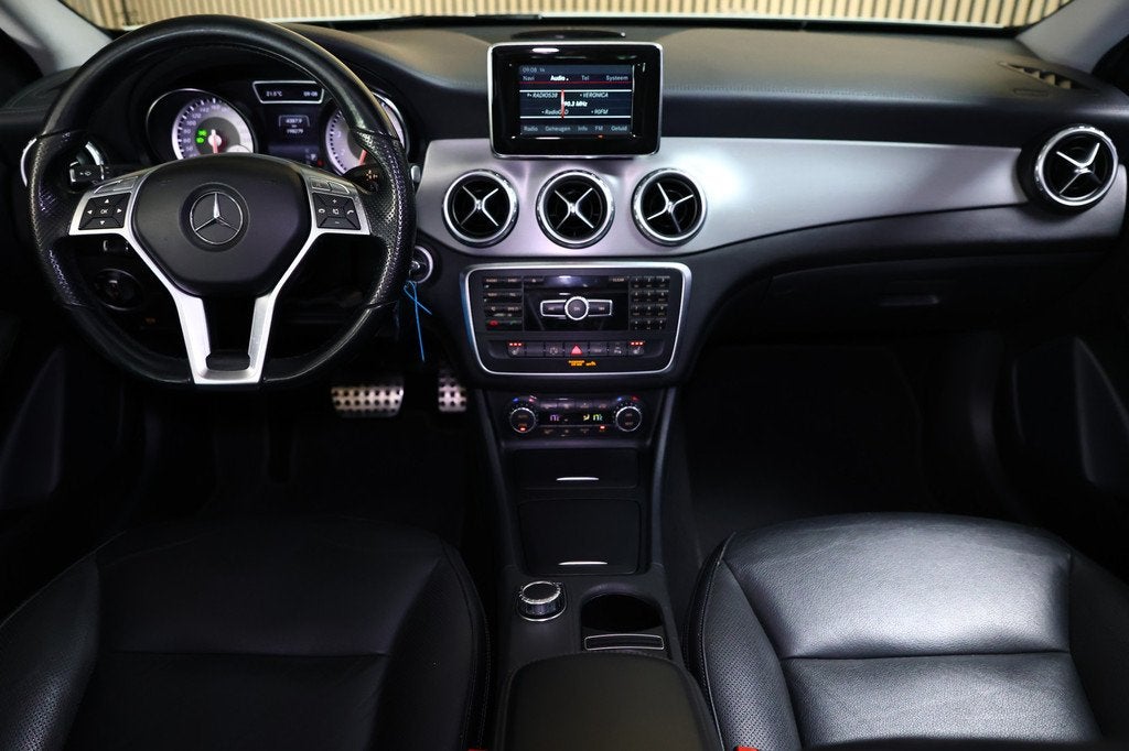 Mercedes-Benz GLA 200 AMG Prestige PANODAK NAVI CLIMA CRUISE, Gebruikt, 715 kg, Wit, Bedrijf