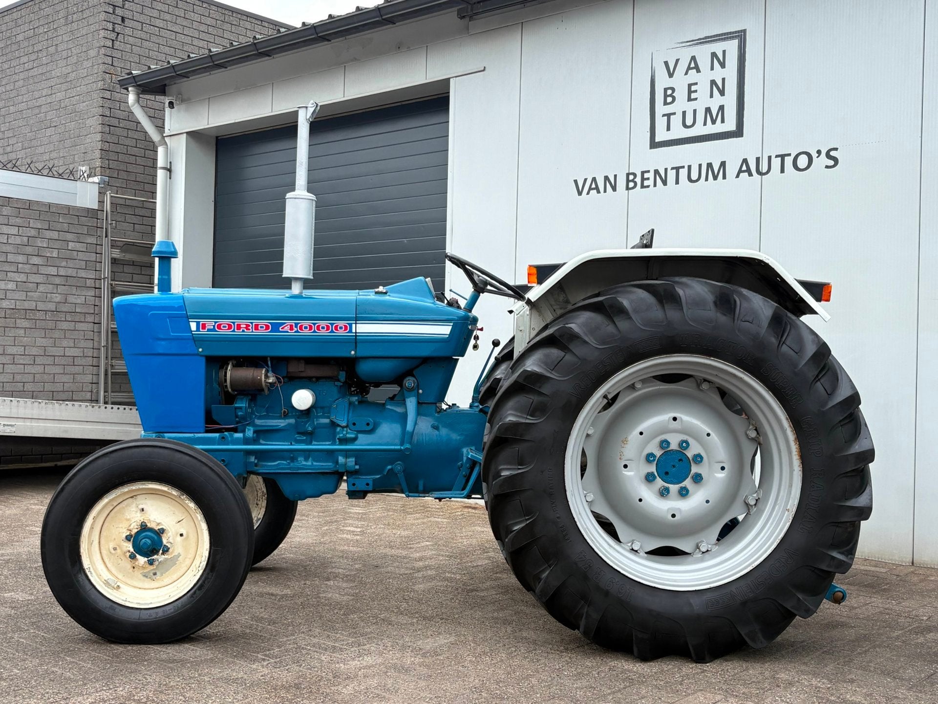 Ford 4000 KENTEKEN TZH-09-R, Auto's, Ford, Achterwielaandrijving, Gebruikt, Overige modellen, Overige carrosserieën
