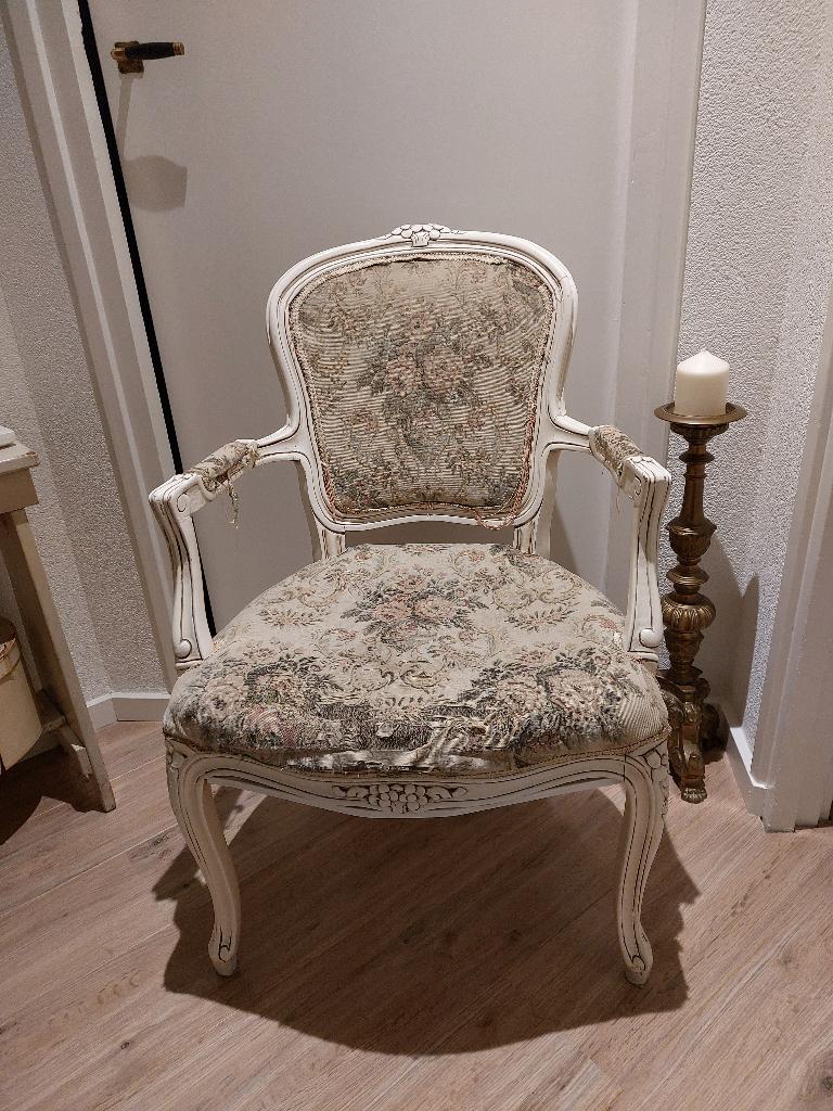 Charmante brocante stoel met een zithoogte van 42cm., Huis en Inrichting, Stoelen, Ophalen, Gebruikt, Wit, Eén