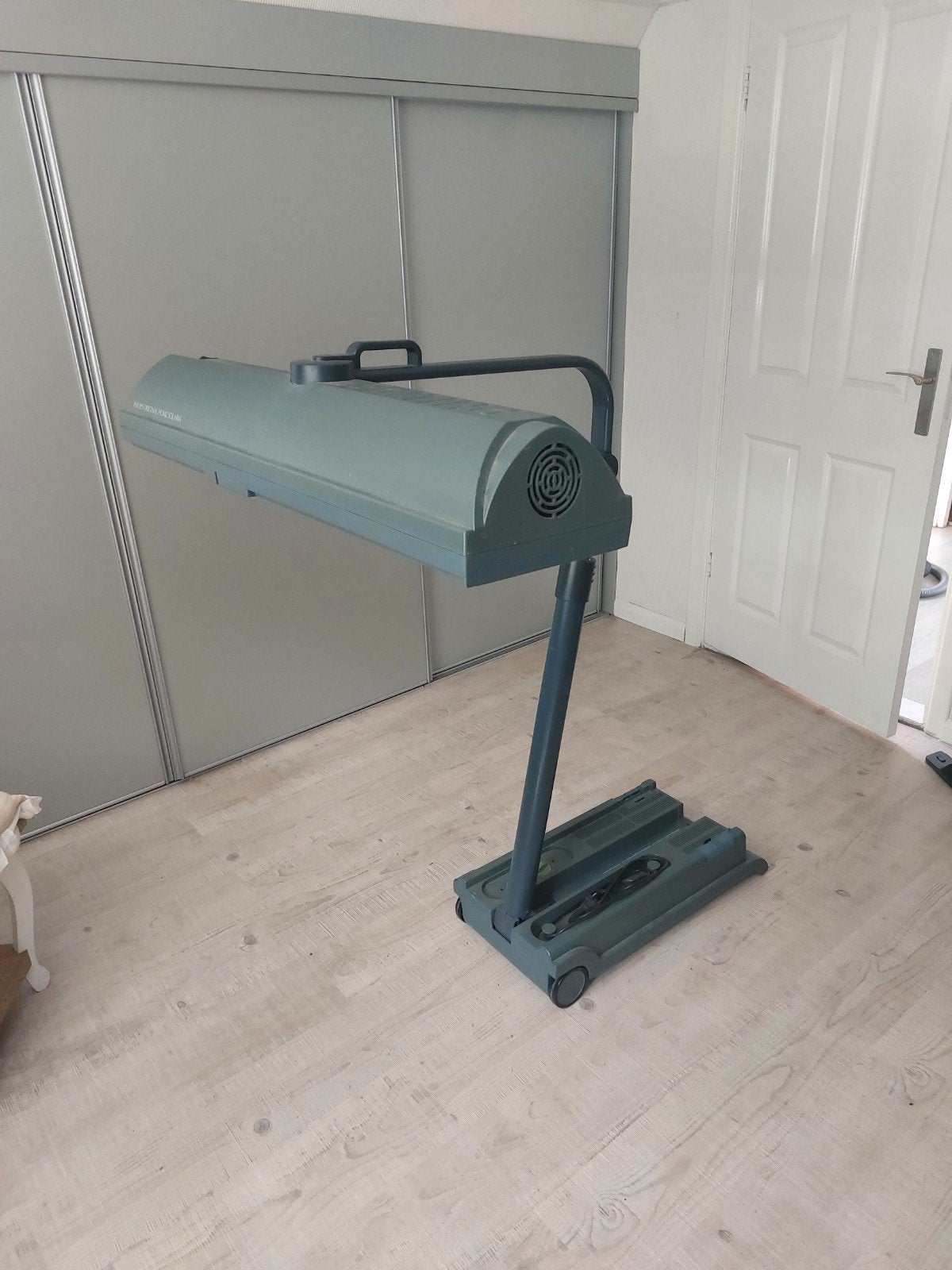 Philips solaria, Witgoed en Apparatuur, Zonnebanken en Gezichtsbruiners, Ophalen, Zonnebank enkelzijdig, Minder dan 10 lampen