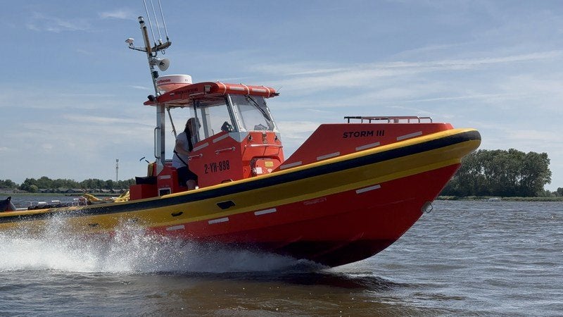 Mathis 1050 Rescue, Watersport en Boten, Gebruikt, 11 m, Binnenboordmotor, Inclusief motor